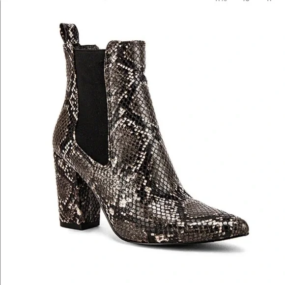 Steve Madden Shoes Steve Madden Belong Subtle Chelsea Ankle